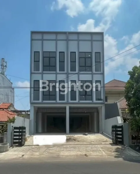 RUKO 3 LANTAI LOKASI STRATEGIS