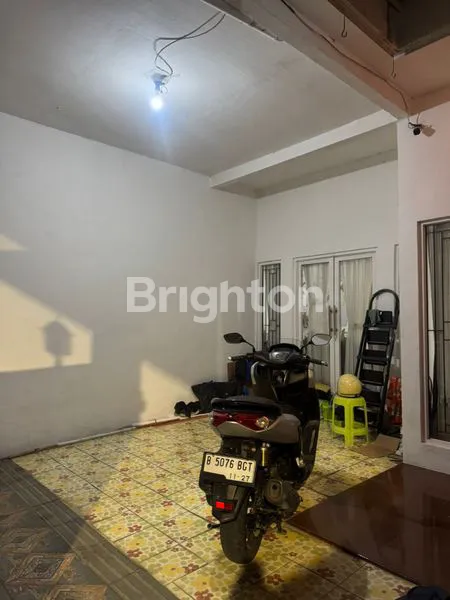 image RUMAH 2 LANTAI DI GDC, LT 122M², FULL FURNISH (8)