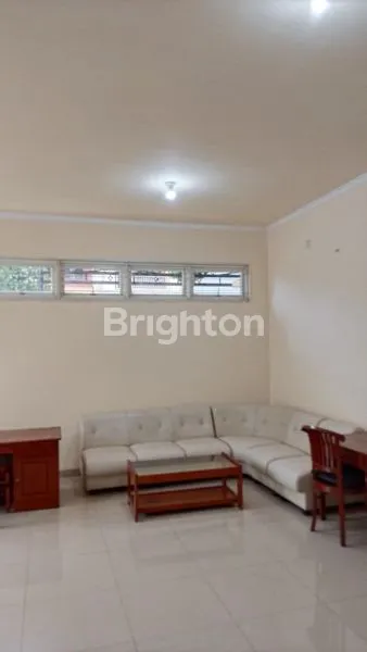 image DISEWAKAN RUMAH 2 LANTAI ARAYA (2)