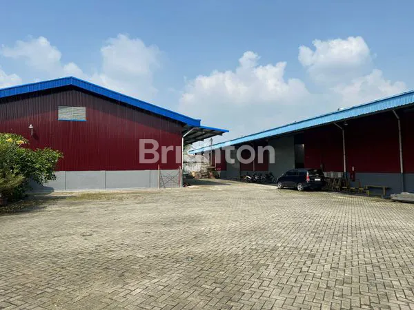 image GUDANG STRATEGIS PINGGIR JALAN RAYA BOGOR CILODONG DEPOK (2)