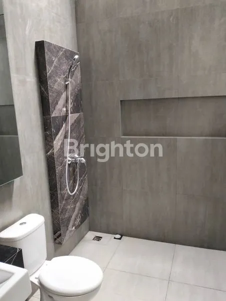 image RUMAH BARU HOOK MEWAH MANYAR, 4+1 KT & 3+1 KM (8)