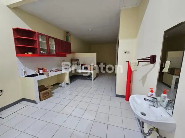 image RUMAH BONUS TANAH LUAS NGANTONG DI METRO PERMATA KARANG TENGAH TANGERANG (4)