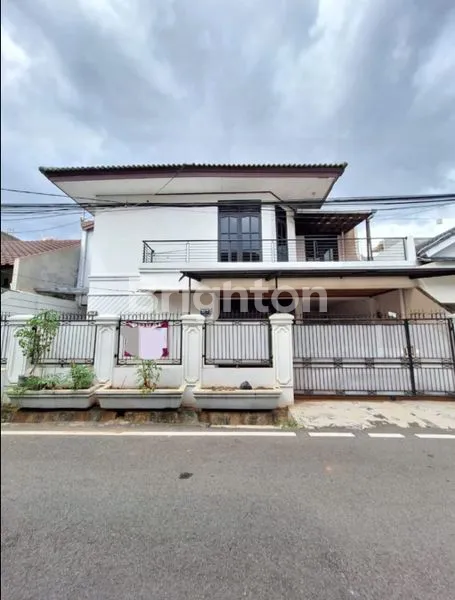 image DIJUAL RUMAH DI RAWAMANGUN JAKTIM (1)