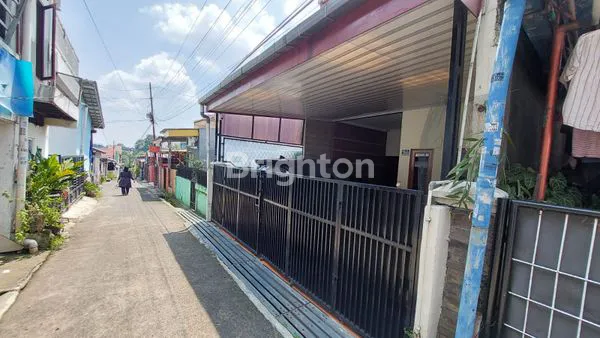 image DIJUAL RUMAH 2 LANTAI SIAP HUNI DEPOK TENGAH (8)