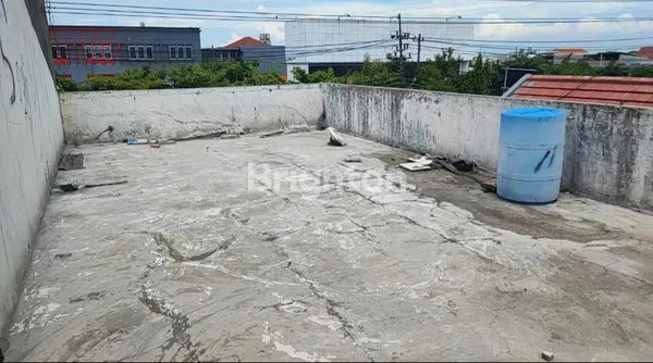 image DISEWAKAN RUKO 2,5 LANTAI NOL JALAN AREA RAMAI, PADAT PENDUDUK STRATEGIS DEKAT KAPASKRAMPUNG RAYA KENJERAN SURAMADU PAKUWON CITY (5)