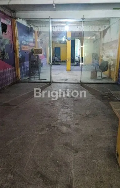 image DISEWAKAN RUKO 2,5 LANTAI NOL JALAN AREA RAMAI, PADAT PENDUDUK STRATEGIS DEKAT KAPASKRAMPUNG RAYA KENJERAN SURAMADU PAKUWON CITY (1)