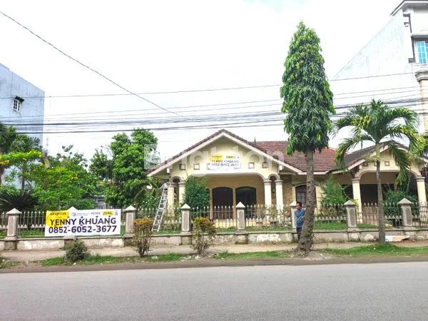 image  DIJUAL RUMAH LUAS 1.040 METER SIAP HUNI TEPAT DI JALAN KARYA PINGGIR JALAN BESAR INTI KOTA LOKASI STRATEGIS  (8)