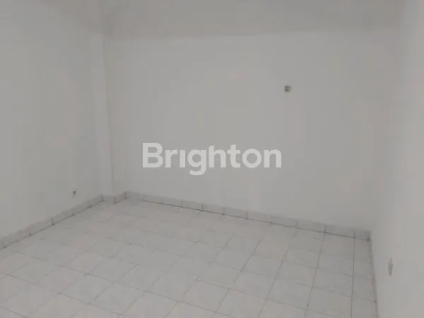 image RUMAH UNTUK USAHA DI KEMAYORAN. (3)