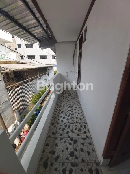 image RUMAH UNTUK USAHA DI KEMAYORAN. (5)