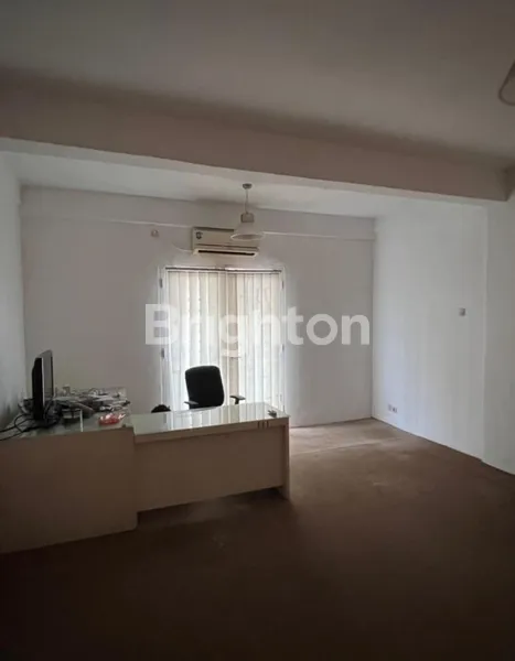 image RUKO 3 LANTAI KLAMPIS 21 DEKAT UNIV NAROTAMA (3)