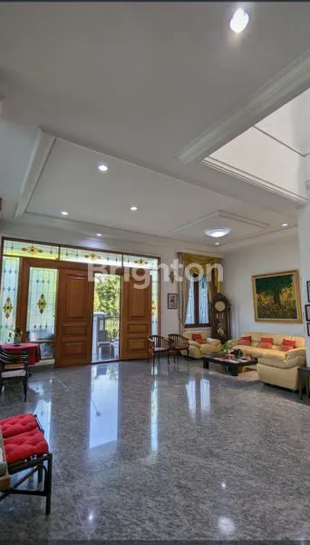 image RUMAH MEWAH HOEK 2 LANTAI DI PERMATA BUANA, JAKARTA BARAT (4)