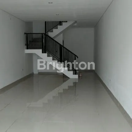 image RUKO BARU 3 LANTAI + ROOFTOP DI TEBET – STRATEGIS, BEBAS BANJIR | HARGA 7 M (5)
