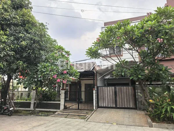 image RUMAH LUAS 254M² DI BULEVAR HIJAU, SIAP HUNI & INVESTASI (5)