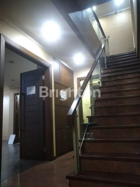 image RUKO GANDENG 3 LANTAI SUDIRMAN PARK LOKASI STRATEGIS (5)