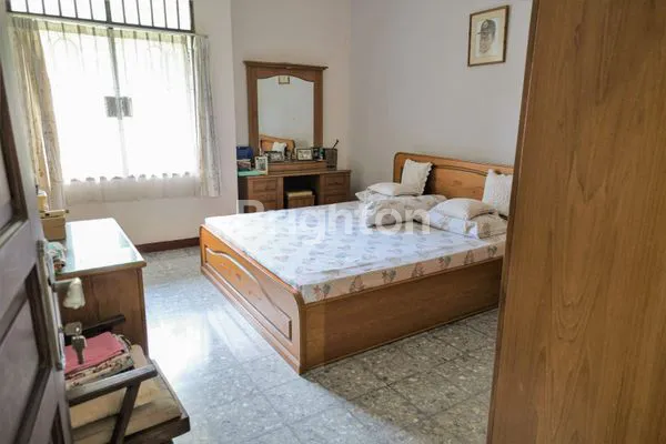 image JUAL RUMAH 2LANTAI HOOK POJOK DUKUH KUPANG SURABAYA BARAT (8)