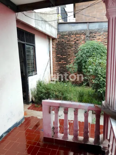 image RUMAH LAMA DI DEKAT TB SIMATUPANG JAKSEL (4)