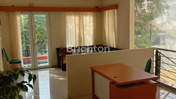 image DISEWAKAN BANGUNAN KANTOR 2 LANTAI SIAP PAKAI, BERLOKASI DI JALAN KENDALISODO (4)