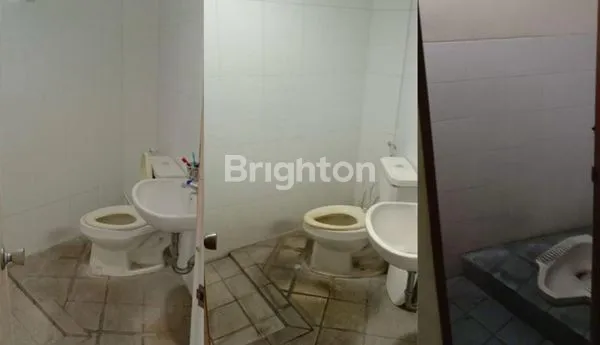 image DISEWAKAN BANGUNAN KANTOR 2 LANTAI SIAP PAKAI, BERLOKASI DI JALAN KENDALISODO (7)
