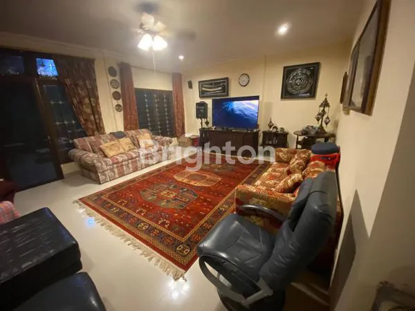 image RUMAH MEWAH DI JALAN KALIURANG (7)