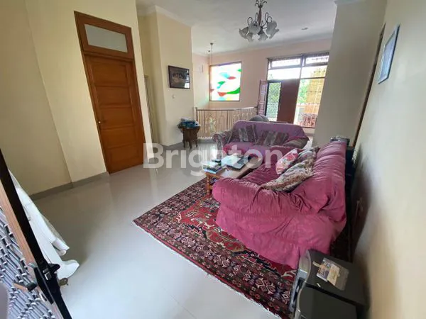 image RUMAH MEWAH DI JALAN KALIURANG (4)