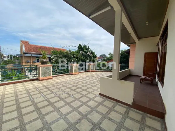 image RUMAH MEWAH DI JALAN KALIURANG (1)