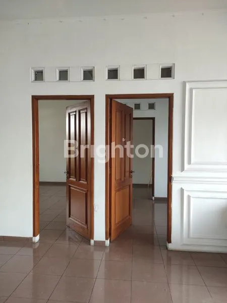 image RUMAH MEWAH 6 KT DI PERMATA BOJONG, LT 300M² (2)