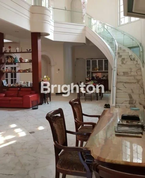 image RUMAH HOOK MEWAH STRATEGIS HARGA BU BAWAH NJOP DI CEMPAKA PUTIH JAKARTA PUSAT (5)