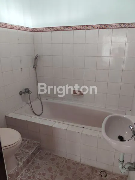 image DISEWAKAN RUMAH DUA LANTAI LOKASI PREMIUM DI DENPASAR TIMUR (6)