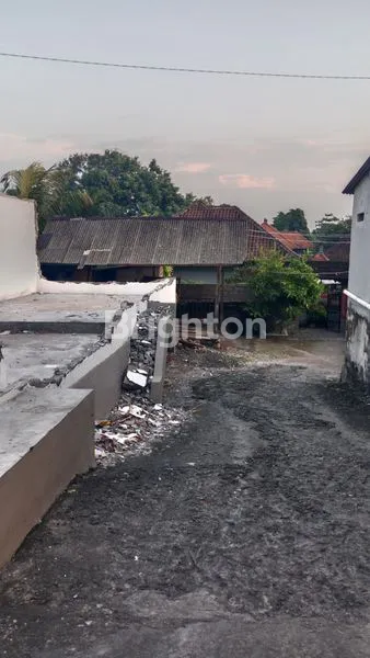 image TANAH PINGGIR JALAN AREA JIMBARAN AREA RAMAI COCOK UNTUK BISNIS (2)