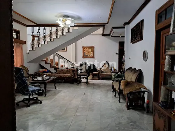 image RUMAH MEWAH PINGGIR JALAN RAYA UTAMA BINTARO PERMAI JAKARTA SELATAN HARUS TERJUAL  (1)