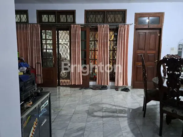 image RUMAH MEWAH PINGGIR JALAN RAYA UTAMA BINTARO PERMAI JAKARTA SELATAN HARUS TERJUAL  (7)