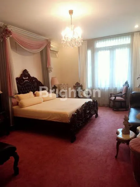 image RUMAH MEWAH LUAS, PARKIR CUKUP 4 MOBIL DI PONDOK INDAH, JAKARTA SELATAN (5)