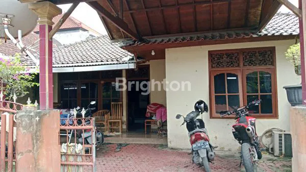 image DI JUAL RUMAH STARTEGIS  DI JL. BADAK AGUNG (2)