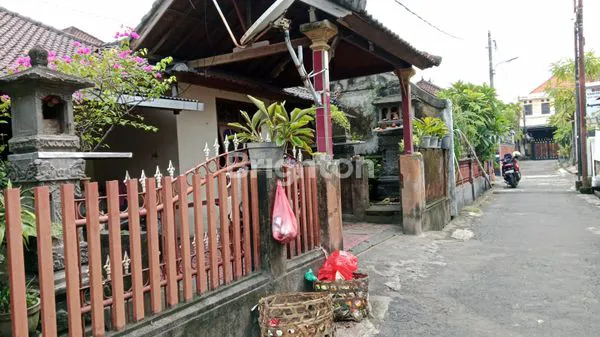 image DI JUAL RUMAH STARTEGIS  DI JL. BADAK AGUNG (3)