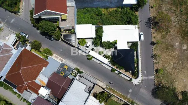 image TANAH KAV PANTAI MENTARI ADA TEMBOK + BAANGUNAN  (4)