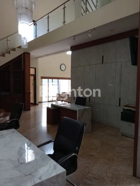 image RUMAH DIJUAL DAERAH SAWOJAJAR 1 SUDAH DIRENOVASI JADI PERKANTORAN (8)