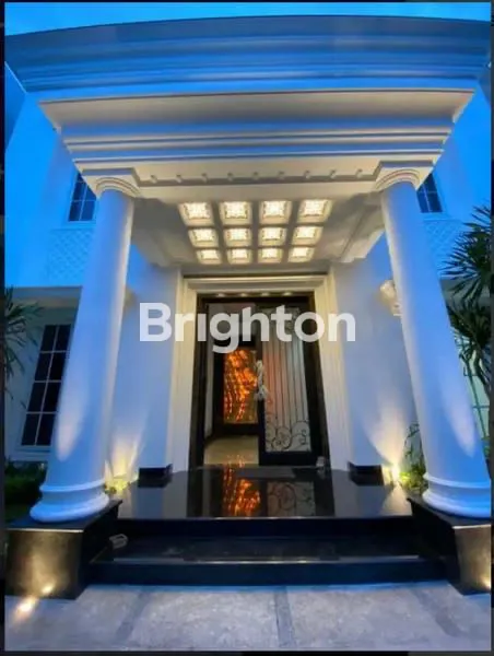 image BRAND NEW LUXURY RESIDENCE  PONDOK INDAH – JAKARTA SELATAN  DIRECT OWNER | PRESTIGIOUS & PRIVATE LIVING  HUNIAN SUPER MEWAH 2,5 LANTAI BERGAYA MODERN CLASSIC, BERDIRI DI ATAS LAHAN LUAS DENGAN PRIVASI MAKSIMAL DI KAWASAN PALING PRESTISIUS JAKARTA SELATAN. (1)