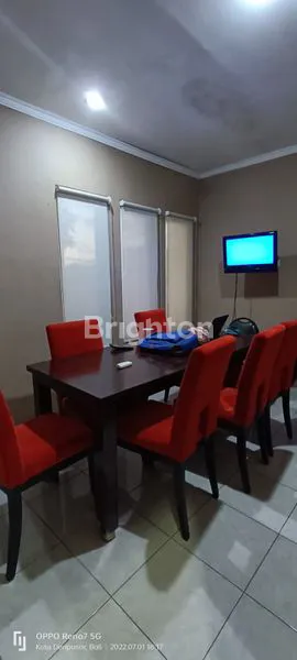 image DIJUAL / DI SEWAKAN:\NRUMAH KANTOR.\NBELAKANG ADA GUDANG.\NCOCOK UNTUK KANTOR KECIL - MENENGAH/ DIBUAT KOST. (5)