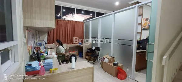 image DIJUAL / DI SEWAKAN:\NRUMAH KANTOR.\NBELAKANG ADA GUDANG.\NCOCOK UNTUK KANTOR KECIL - MENENGAH/ DIBUAT KOST. (3)