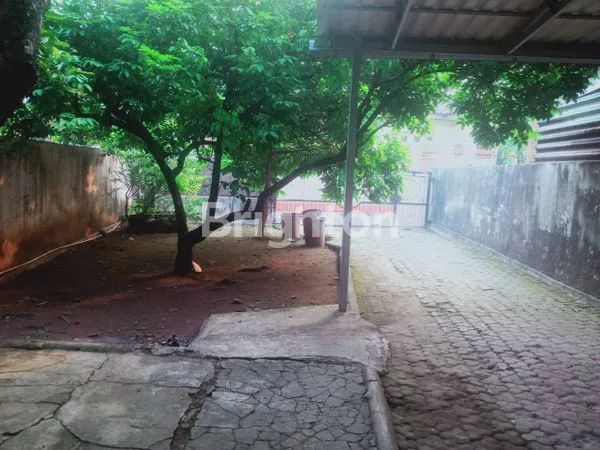 image RUMAH 2 LANTAI, LT 350M², 4 KT, HALAMAN LUAS DI BEKASI TIMUR (1)