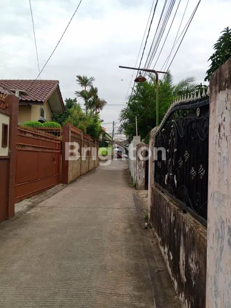 image RUMAH 2 LANTAI, LT 350M², 4 KT, HALAMAN LUAS DI BEKASI TIMUR (2)