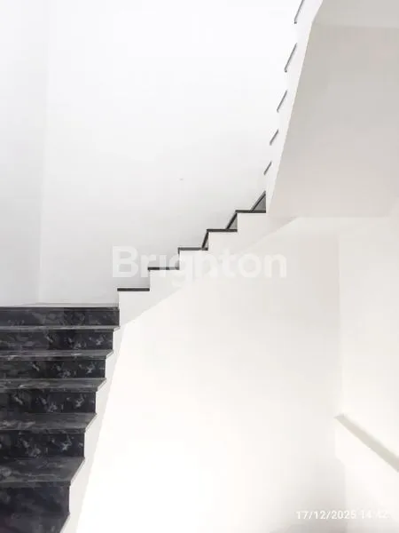 image RUMAH VILLA POLONIA GARDEN TYPE EBONY - SIAP HUNI - KOMPLEK CBD JL PADANG GOLF , MEDAN POLONIA (7)