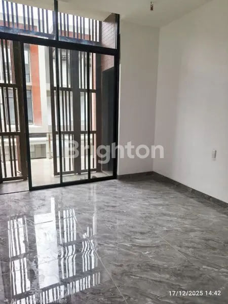 image RUMAH VILLA POLONIA GARDEN TYPE EBONY - SIAP HUNI - KOMPLEK CBD JL PADANG GOLF , MEDAN POLONIA (8)