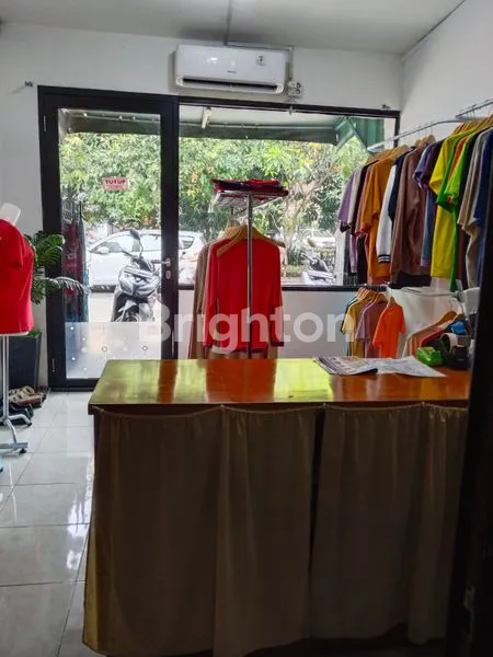 image RUMAH 2 LANTAI DI KELAPA GADING JAKARTA UTARA. DAERAH RAMAI. COCOK UNTUK BUKA USAHA (2)