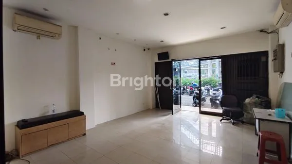 image RUKO LIMA LANTAI SIAP PAKAI LOKASINYA SANGAT STRATEGIS AKSES MUDAH KEMANA MANA GUNUNG SAHARI JAKARTA PUSAT  (2)