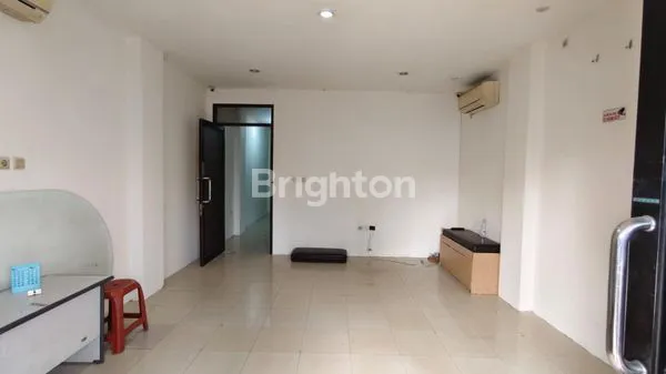 image RUKO LIMA LANTAI SIAP PAKAI LOKASINYA SANGAT STRATEGIS AKSES MUDAH KEMANA MANA GUNUNG SAHARI JAKARTA PUSAT  (4)