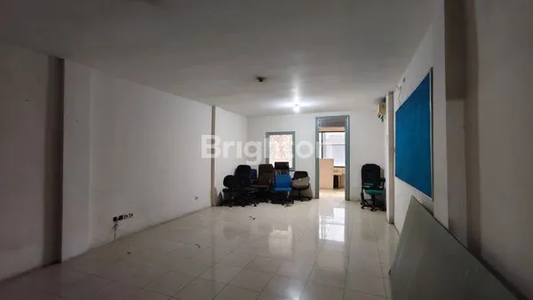 image RUKO LIMA LANTAI SIAP PAKAI LOKASINYA SANGAT STRATEGIS AKSES MUDAH KEMANA MANA GUNUNG SAHARI JAKARTA PUSAT  (6)