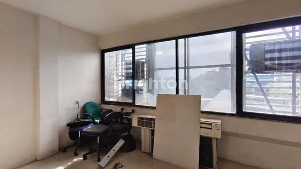 image RUKO LIMA LANTAI SIAP PAKAI LOKASINYA SANGAT STRATEGIS AKSES MUDAH KEMANA MANA GUNUNG SAHARI JAKARTA PUSAT  (7)