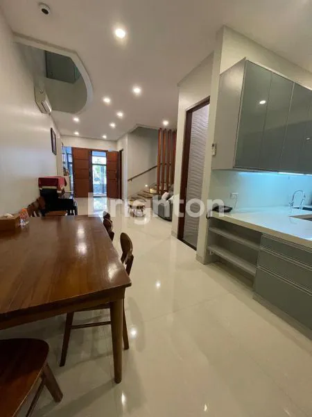 image RUMAH 3 LANTAI TAMAN ARIES (7)