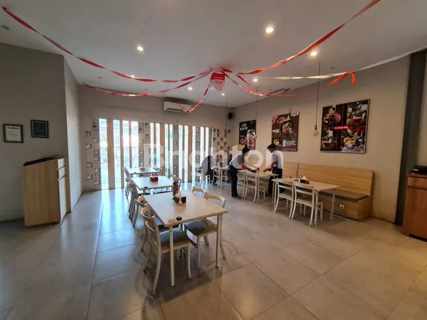 image RUKO DUA LANTAI SIAP PAKAI LOKASINYA SANGAT STRATEGIS POSISINYA DI PINGGIR JALAN AMAN DAN NYAMAN AKSES MUDAH KEMANA MANA BEKASI JAWA BARAT  (2)